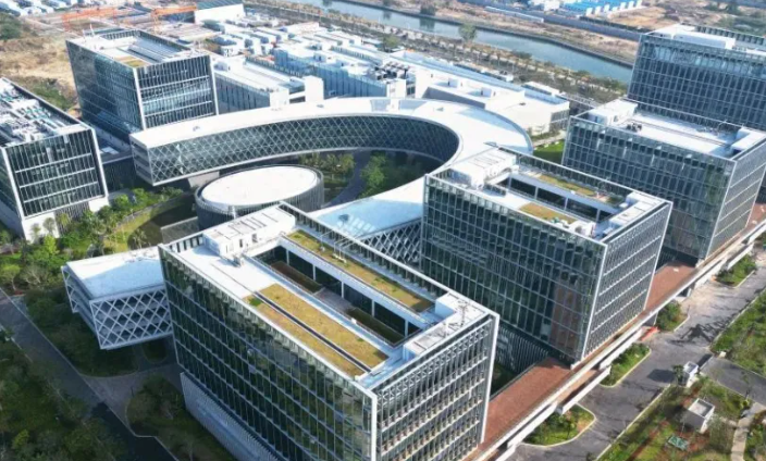 人事考勤系统搭建方案对比：本地部署与云端部署的技术差异分析